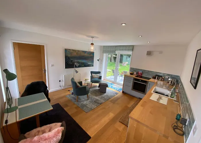 Self-Contained, Ground Floor Apartment With Parking And Patio